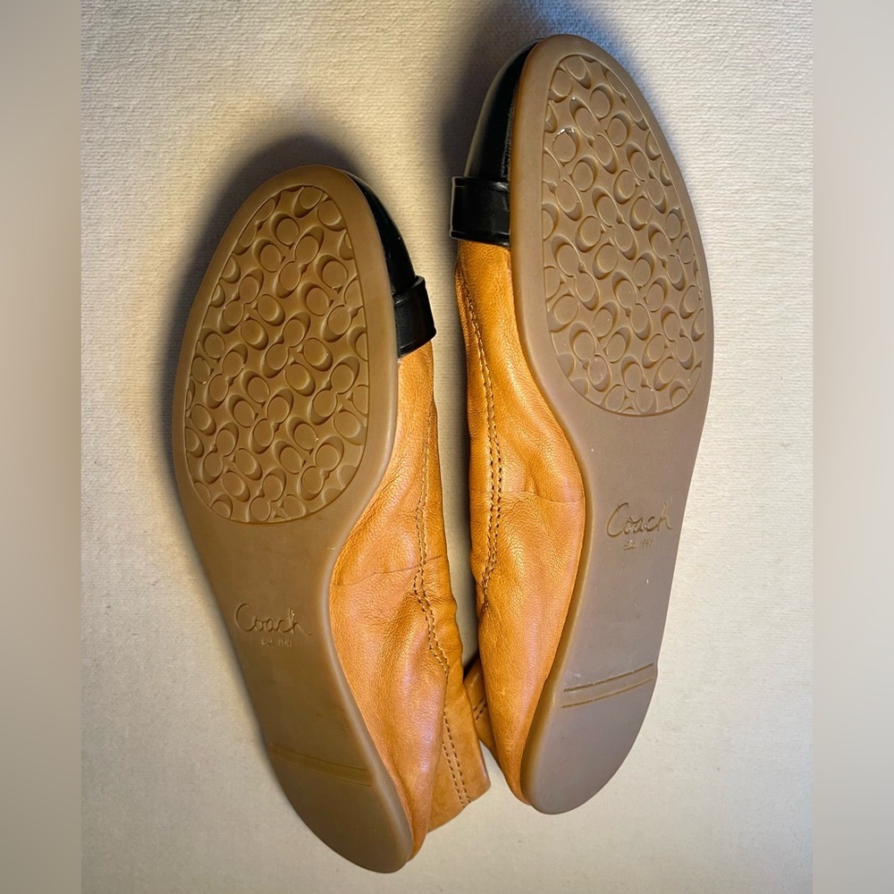 Coach Delphine Flats Tan and Black Flats with side Buckle Detail - Picture 2 of 6
